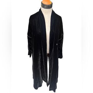 Vintage Arnold Constable black velvet full length evening wrap